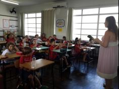 Contação de história no 2º ano B