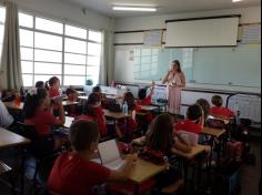 Contação de história no 2º ano B