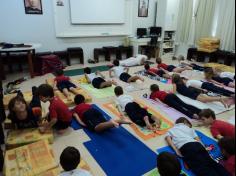 Yoga no 2º ano C