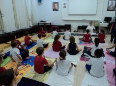 Yoga no 2º ano C