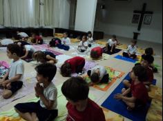 Yoga no 2º ano C