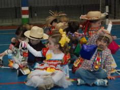 Festa Junina no arraial da Educação Infantil e 1º ano