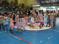 Festa Junina no arraial da Educação Infantil e 1º ano