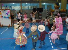 Festa Junina no arraial da Educação Infantil e 1º ano