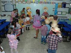 Festa Junina no arraial da Educação Infantil e 1º ano