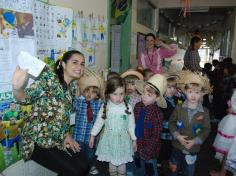 Festa Junina no arraial da Educação Infantil e 1º ano