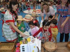 Festa Junina no arraial da Educação Infantil e 1º ano