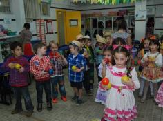 Festa Junina no arraial da Educação Infantil e 1º ano