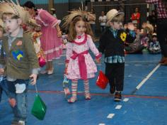 Festa Junina no arraial da Educação Infantil e 1º ano