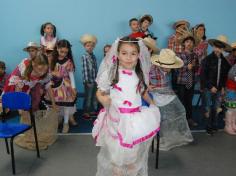 Festa Junina no arraial da Educação Infantil e 1º ano