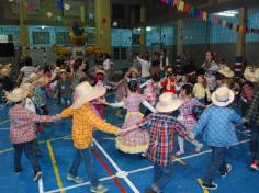 Festa Junina no arraial da Educação Infantil e 1º ano