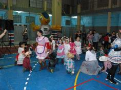 Festa Junina no arraial da Educação Infantil e 1º ano