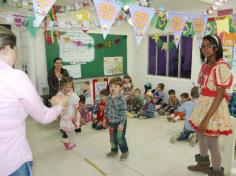 Festa Junina no arraial da Educação Infantil e 1º ano