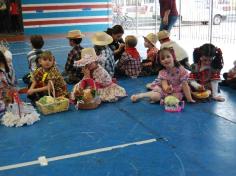 Festa Junina no arraial da Educação Infantil e 1º ano