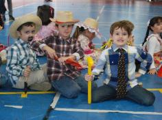 Festa Junina no arraial da Educação Infantil e 1º ano