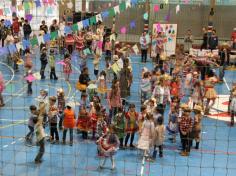 Festa Junina no arraial da Educação Infantil e 1º ano