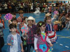 Festa Junina no arraial da Educação Infantil e 1º ano