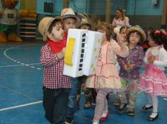 Festa Junina no arraial da Educação Infantil e 1º ano