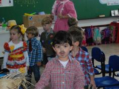 Festa Junina no arraial da Educação Infantil e 1º ano