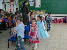 Festa Junina no arraial da Educação Infantil e 1º ano