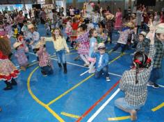 Festa Junina no arraial da Educação Infantil e 1º ano