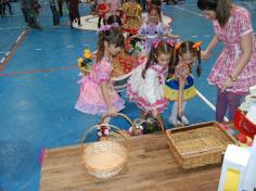 Festa Junina no arraial da Educação Infantil e 1º ano