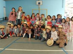 Festa Junina no arraial da Educação Infantil e 1º ano