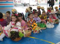 Festa Junina no arraial da Educação Infantil e 1º ano