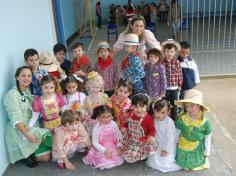 Festa Junina no arraial da Educação Infantil e 1º ano