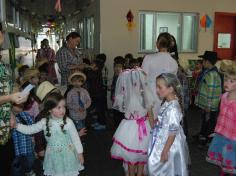 Festa Junina no arraial da Educação Infantil e 1º ano