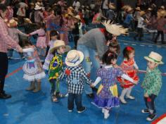 Festa Junina no arraial da Educação Infantil e 1º ano