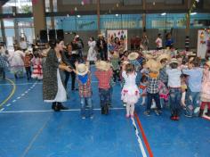 Festa Junina no arraial da Educação Infantil e 1º ano