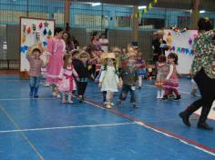 Festa Junina no arraial da Educação Infantil e 1º ano