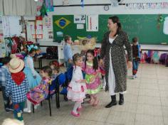 Festa Junina no arraial da Educação Infantil e 1º ano