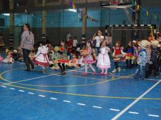 Festa Junina no arraial da Educação Infantil e 1º ano