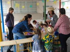 Festa Junina no arraial da Educação Infantil e 1º ano