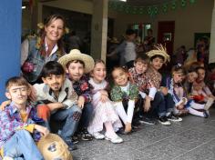 Festa Junina no arraial da Educação Infantil e 1º ano