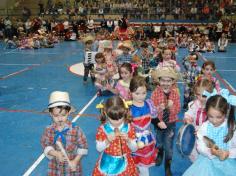 Festa Junina no arraial da Educação Infantil e 1º ano