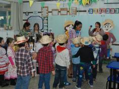 Festa Junina no arraial da Educação Infantil e 1º ano