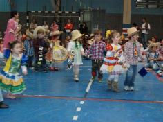 Festa Junina no arraial da Educação Infantil e 1º ano