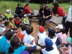 3º ano B brincando e aprendendo no Espaço Verde