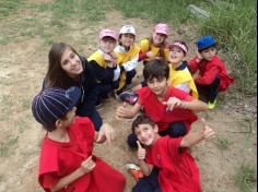 3º ano B brincando e aprendendo no Espaço Verde