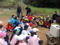 3º ano B brincando e aprendendo no Espaço Verde