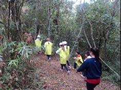 3º ano B brincando e aprendendo no Espaço Verde