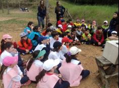 3º ano B brincando e aprendendo no Espaço Verde