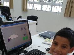 1º ano A explora o Tangram na Informática