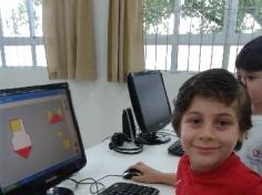 1º ano A explora o Tangram na Informática