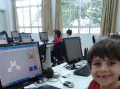 1º ano A explora o Tangram na Informática