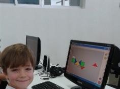 1º ano A explora o Tangram na Informática