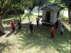 Grupos Peixe e Música em uma tarde de estudos e brincadeiras no Espaço Verde